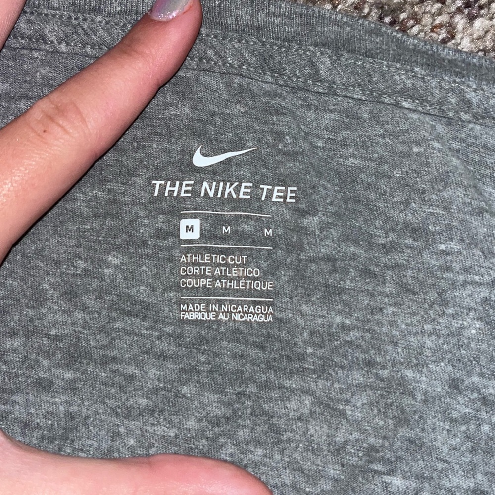 Nike tee - Picture 3 of 3